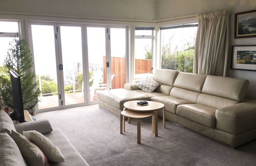 Nelson House | Bisley Beach House - 3 minutes walk to Tahunanui Beach
