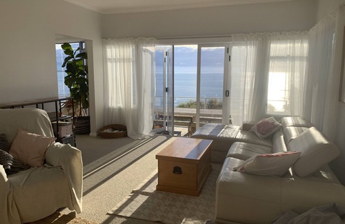 Nelson House | Bisley Beach House - 3 minutes walk to Tahunanui Beach