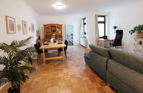 Suedviertel Apartment | Bismarck Home - Central, Cozy & Family-Friendly in Essen
