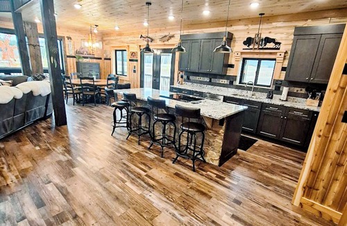 Island Park Cabin | Bison Creek Lodge+WiFI+AC+10Miles2YNP