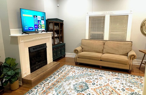 Searcy House | Bison Hall 7, no cleaning fee, near court square