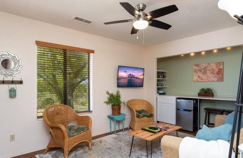 Clarkdale House | Bitter Creek Villa Suite - Hilltop Oasis—hot tub & free kayaking