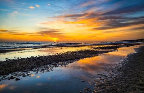 Great Yarmouth Resort | Bittern 8, Scratby - California Cliffs, Parkdean, sleeps 8, free Wi-Fi, bed linen and towels included, pet friendly - 2 minutes from the beach!