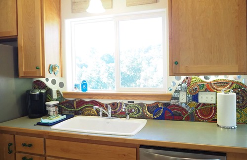 Columbia House | Bixel Bungalow- Cottage in Gold Rush Columbia