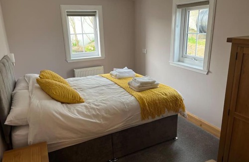 Bixter House | Bixter House - a spacious self-catering property