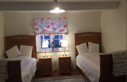 Kvarlov Bed & Breakfast | Björkåsa Gård Bed & Box