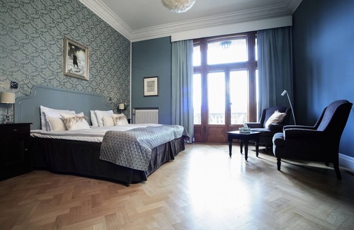 Vara Municipality Hotel | Bjertorp Slott