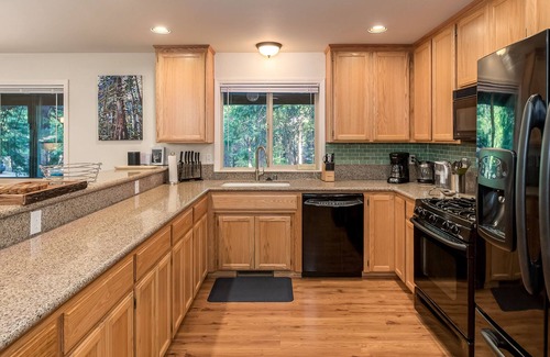 Arnold Cabin | Bjornen Hus - Updated Dorrington Cabin with Game Room - Kid Friendly Cabin!