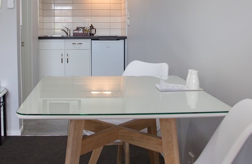 Gisborne Hotel | Bk's Palm Court Motor Lodge