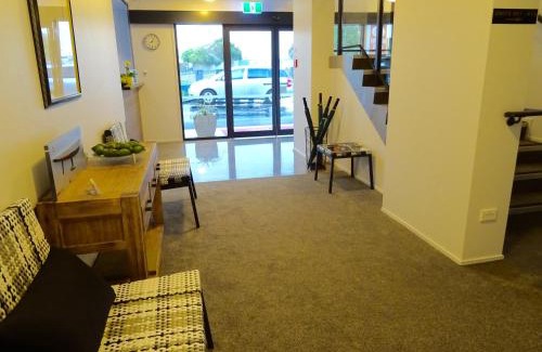 Hamilton Hotel | BKs Premier Motel Hamilton