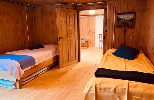 Reichenbach im Kandertal House | Blüemlisalp-Huus im Kiental
