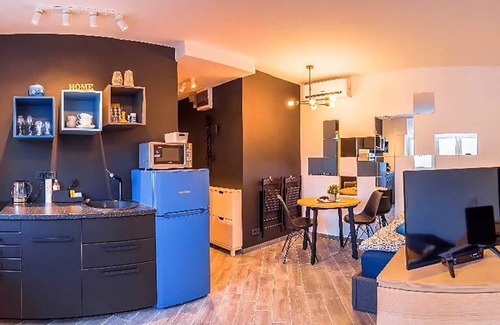 Zagreb Apartment | Black 49