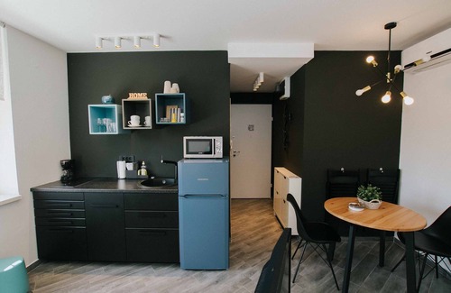 Zagreb Apartment | Black 49