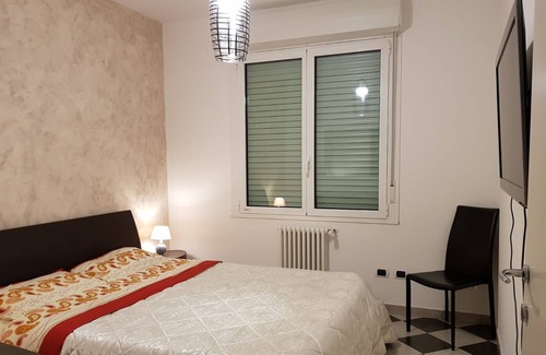 Granarolo dell'Emilia Apartment | Black and White apartment