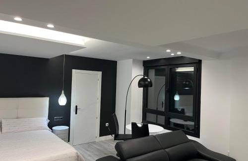 Castro Urdiales Apartment | Black and White Suite "La Marinera"