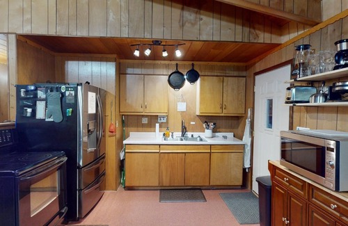 Island Park Cabin | Black Bear Bungalow*2Br 1Ba, Wifi, 33 Miles to YNP