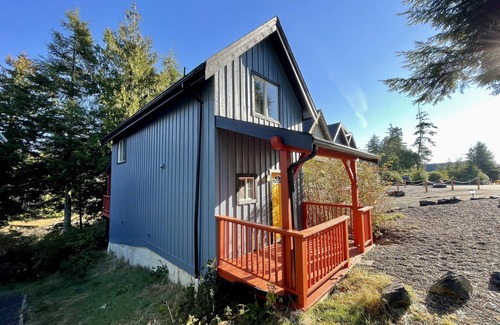 Ucluelet House | Black Bear Cottage