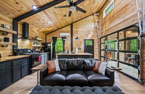 Rocky Grove Cabin | Black Bear Lodge - Fire Pit - Hot Tub