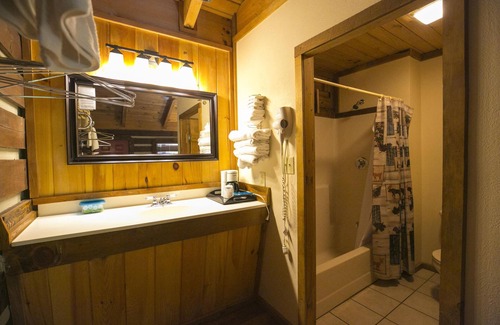 Slade Hotel | Black Bear Lodge Motel