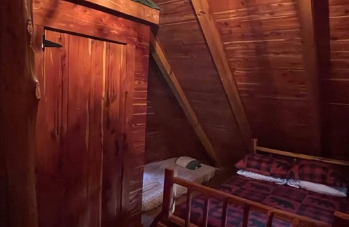 Rome Cabin | Black Bear Lodge, Twin Lakes Country Cabins