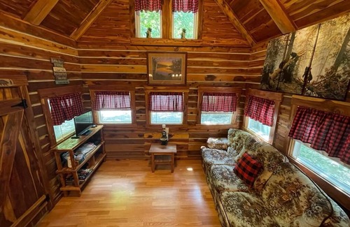 Rome Cabin | Black Bear Lodge, Twin Lakes Country Cabins