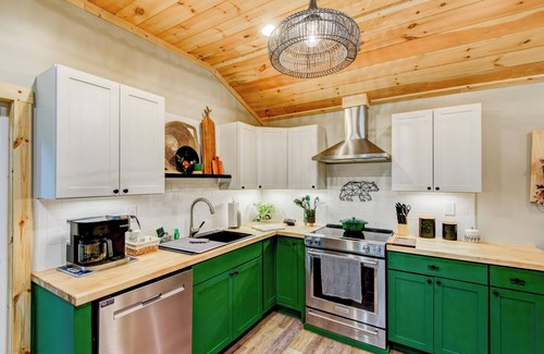 Charter Hills Cabin | Black Bear Shack and Sauna - Beech Mountain modern A Frame, sauna
