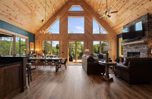 Lake Norman of Catawba House | Black Bear Blue Heron by AvantStay 2 Lakefront Homes Sleeps 43 Pool Dock Theater