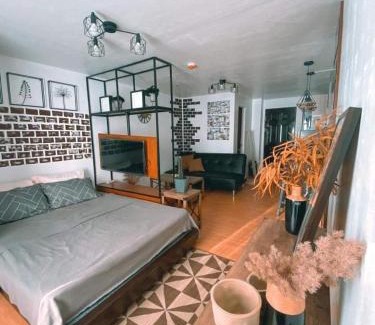 Marilao Apartment | Black & Bold - 1BR Condo 50mbpsWIFI near SM Marilao