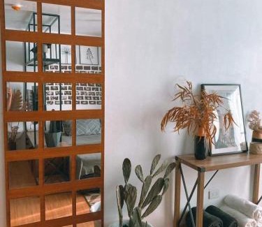Marilao Apartment | Black & Bold - 1BR Condo 50mbpsWIFI near SM Marilao