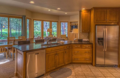 Black Butte Ranch House | Black Butte Ranch Glaze Meadow 314