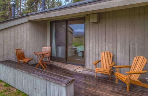 Black Butte Ranch Apartment | Black Butte Ranch Lodge Room 005