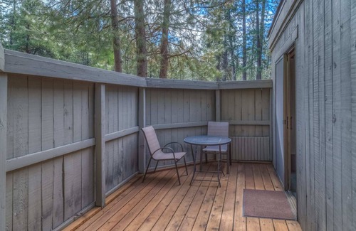 Black Butte Ranch Apartment | Black Butte Ranch Lodge Room 019