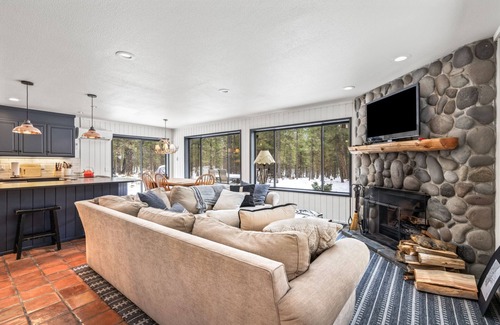 Black Butte Ranch House | Black Butte Ranch Rock Ridge 069