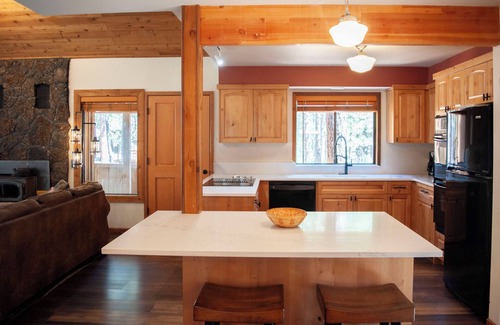 Black Butte Ranch House | Black Butte Ranch South Meadow 098