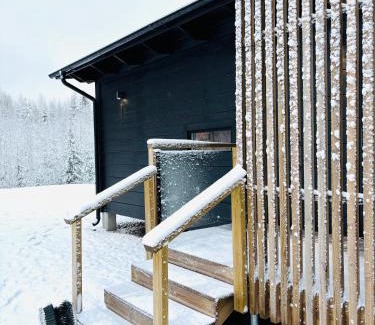 Vierumaki Ski Chalet | Black Cabin Vierumäki