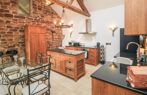 Easterside Cottage | BLACK CAT COTTAGE, pet friendly, luxury holiday cottage in Helmsley