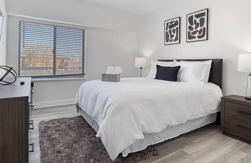 Springfield Apartment | Black Coffee Suite | State Capitol & Med District