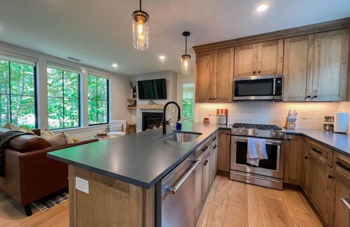 Cranmore Birches House | Black Diamond @ Cranmore Mt. | Brand new | Hot Tub