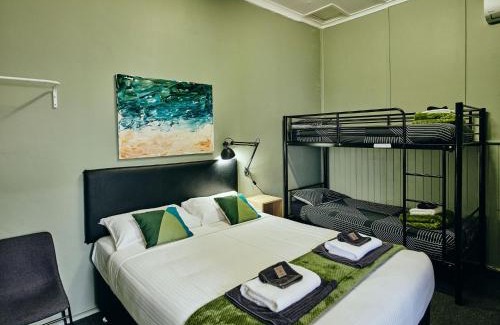 Collie Hotel | Black Diamond Lodge