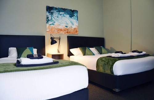 Collie Hotel | Black Diamond Lodge