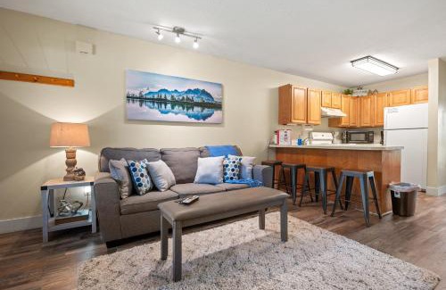 Wolf Creek House | Black Diamond Lodge with Resort Amenities