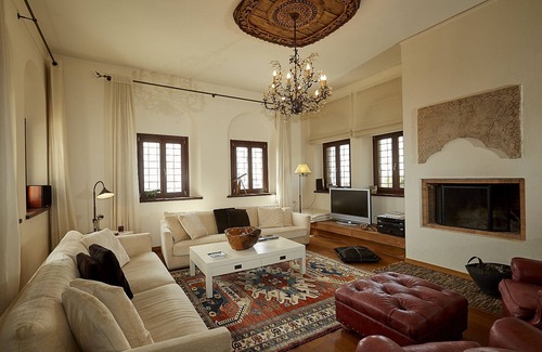Kali Vrysi Villa | Black Diamond Luxury Unique Villa Pelion