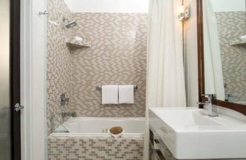 New Smyrna Beach Bed & Breakfast | Black Dolphin Inn