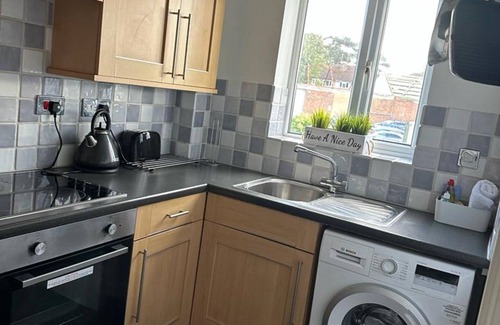 Dunstable Apartment | Black Door MALT-Huku Kwetu (Dunstable)