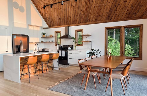 Dover House | Black Eagle Retreat