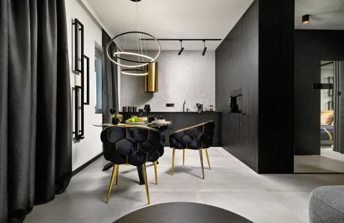 Plock Apartment | Black&Gold Apartament