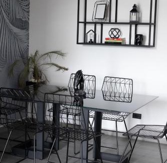 La Estrella Apartment | Black Gold