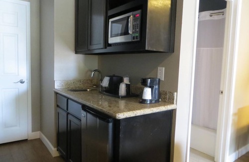Sweet Home Hotel | Black Gold Inn