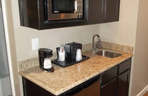 Sweet Home Hotel | Black Gold Inn