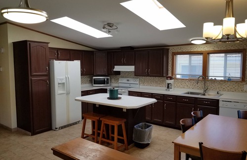 Wisconsin Dells Hotel | Black Hawk Motel and Suites
